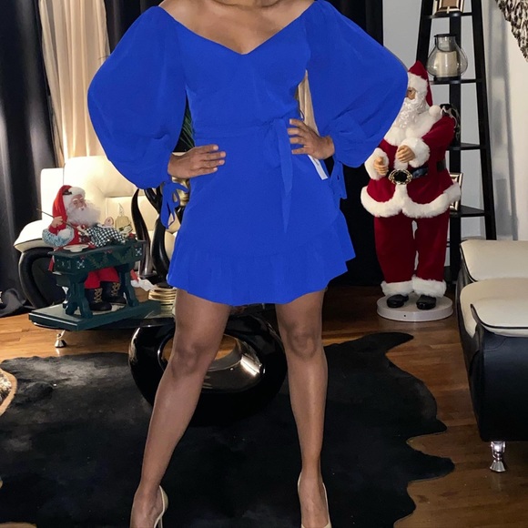 Beautiful dress, with an intense blue color, size 9/10 - Picture 1 of 3